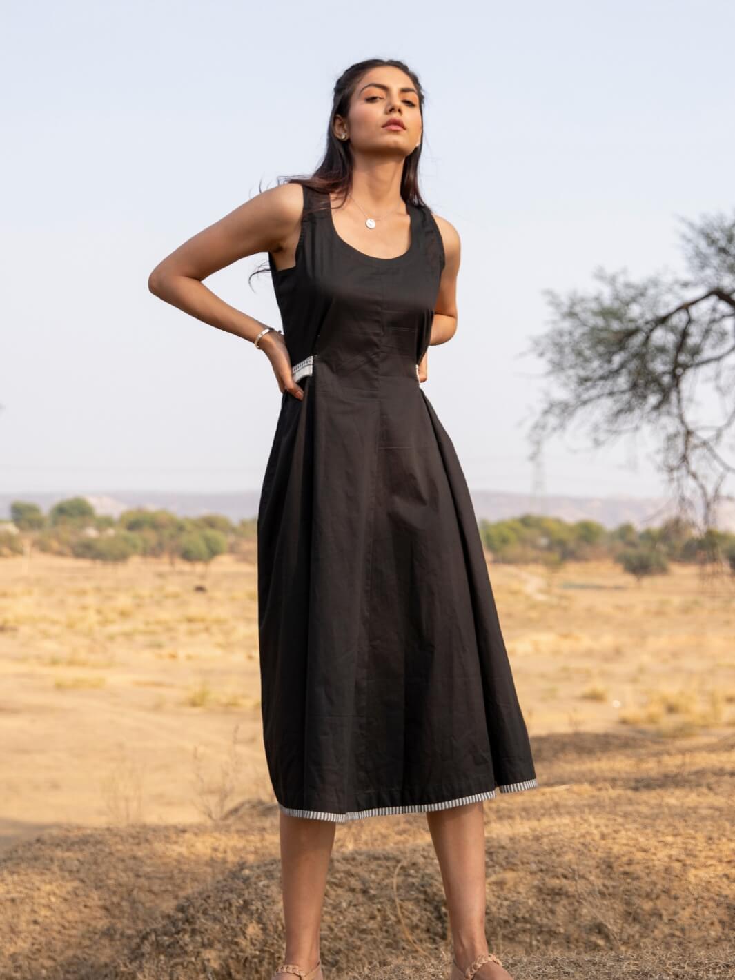 Black Sleeveless Long Cotton Midi Dress - Moontara